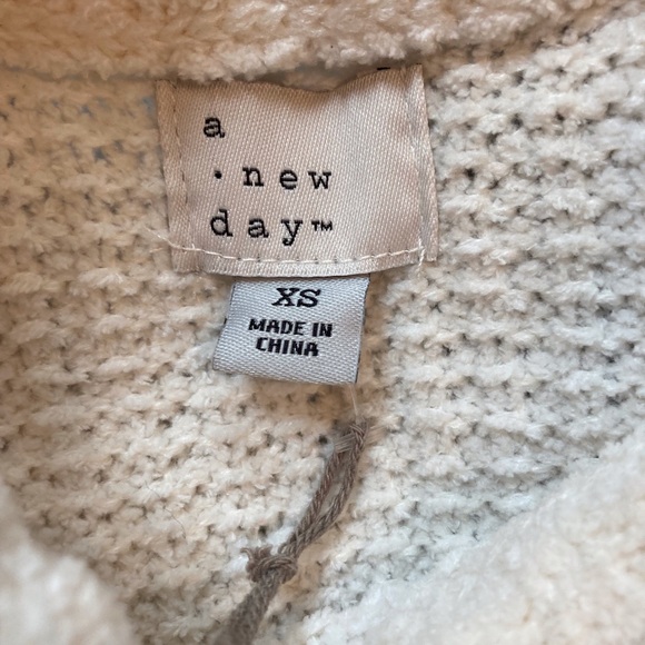 NWT - A NEW DAY SWEATER - Picture 4 of 5